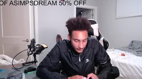 Snapshot of asimpsdream chatting on 10.18.25 asimpsdream online show from 10.18.25