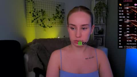 Snapshot of asol_muah chatting on 09.18.25 Asol online show from 09.18.25