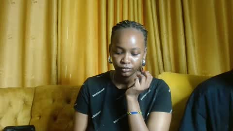 Snapshot of assey_ chatting on 12.19.24 assey online show from 12.19.24