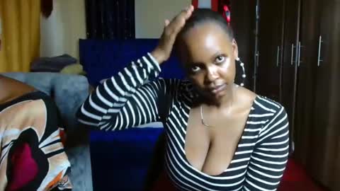 Snapshot of assey_ chatting on 02.22.25 assey online show from 02.22.25