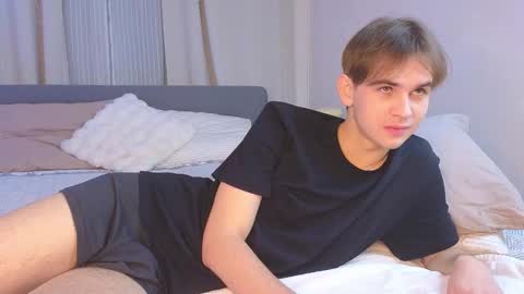 Snapshot of astrodesire chatting on 11.20.25 Evan online show from 11.20.25