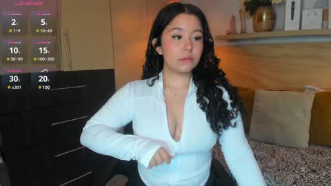 Snapshot of atena_cuteee chatting on 12.27.24 sofia online show from 12.27.24