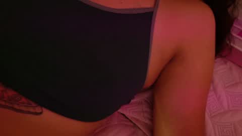 Snapshot of athena_makri05 chatting on 01.15.25 ATENEA MAKRI online show from 01.15.25