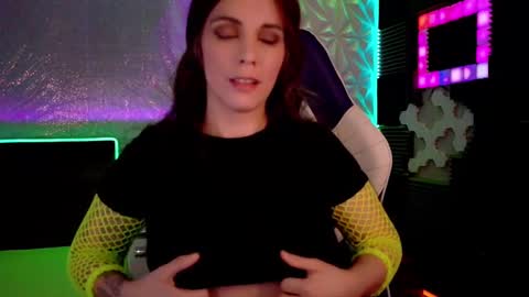 Snapshot of athenaautumn chatting on 10.16.25 Athena Autumn online show from 10.16.25