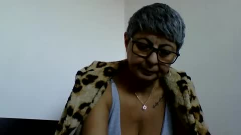 Snapshot of atikaarea chatting on 01.02.25 atikaarea online show from 01.02.25