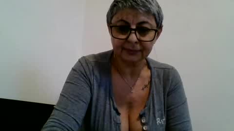 Snapshot of atikaarea chatting on 03.10.25 atikaarea online show from 03.10.25