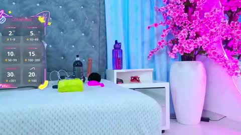 Aura online show from 10.02.25