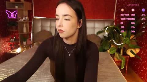 Snapshot of aurora_aksness chatting on 02.02.25 Aurora online show from 02.02.25