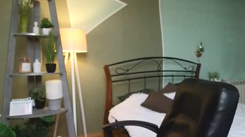 Snapshot of aurora_aksness chatting on 03.05.25 Aurora online show from 03.05.25