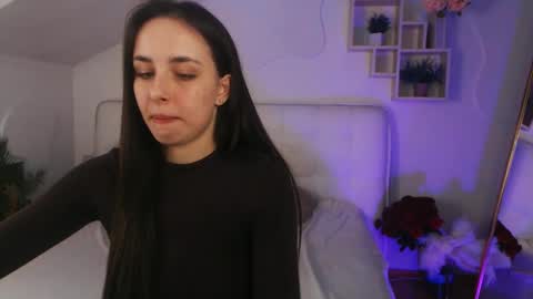 Snapshot of aurora_aksness chatting on 03.10.25 Aurora online show from 03.10.25