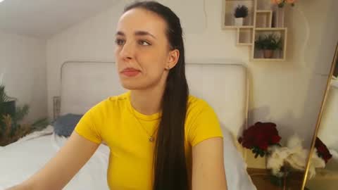 Snapshot of aurora_aksness chatting on 03.11.25 Aurora online show from 03.11.25