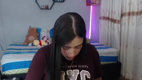 Snapshot of aurora_shy_ chatting on 12.18.24 Aurora  online show from 12.18.24