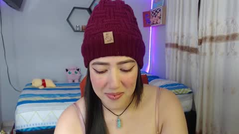 Snapshot of aurora_shy_ chatting on 01.10.25 Aurora  online show from 01.10.25