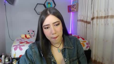 Snapshot of aurora_shy_ chatting on 01.22.25 Aurora  online show from 01.22.25