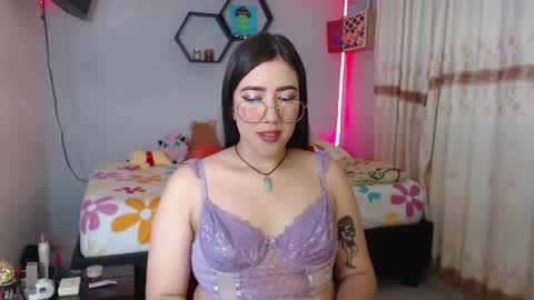 Snapshot of aurora_shy_ chatting on 02.14.25 Aurora  online show from 02.14.25
