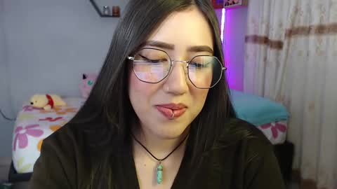 Snapshot of aurora_shy_ chatting on 02.18.25 Aurora  online show from 02.18.25