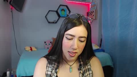 Snapshot of aurora_shy_ chatting on 02.28.25 Aurora  online show from 02.28.25