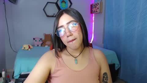 Snapshot of aurora_shy_ chatting on 03.11.25 Aurora  online show from 03.11.25