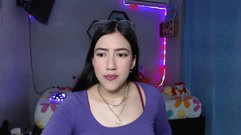 Snapshot of aurora_shy_ chatting on 09.12.25 Aurora  online show from 09.12.25