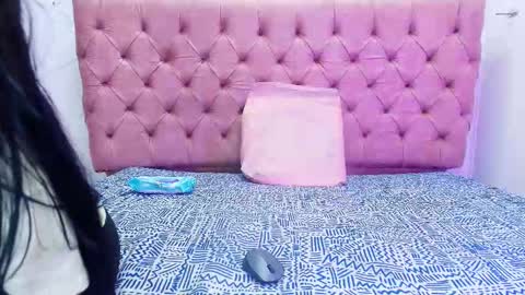 auroraa_miller online show from 10.02.25