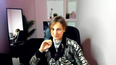 Snapshot of aurorascript chatting on 12.18.24 Aurora online show from 12.18.24