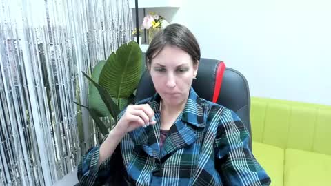 Snapshot of aurorascript chatting on 01.04.25 Aurora online show from 01.04.25