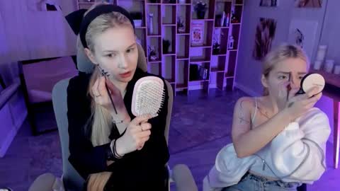 Snapshot of aurorawrenfield chatting on 09.20.25 aurorawrenfield online show from 09.20.25