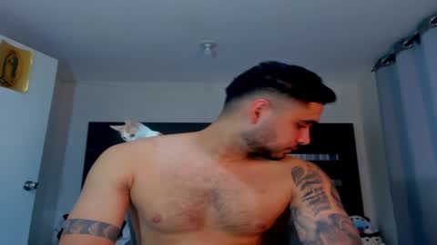 Snapshot of austintorres_ chatting on 01.05.25 AustinTorres online show from 01.05.25