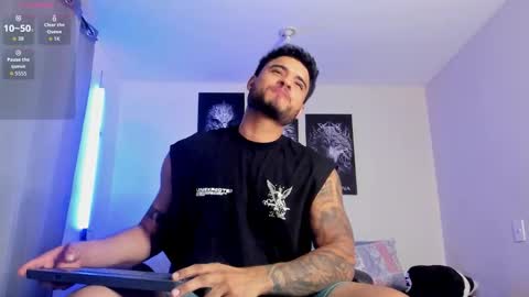 Snapshot of austintorres_ chatting on 10.20.25 AustinTorres online show from 10.20.25