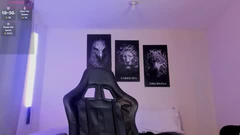 Snapshot of austintorres_ chatting on 11.14.25 AustinTorres online show from 11.14.25