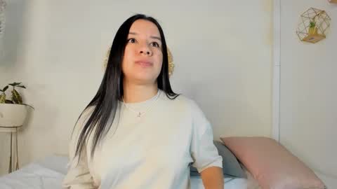 Snapshot of ava_bennett_ chatting on 12.03.25 Ava Bennett online show from 12.03.25