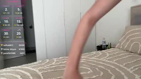 Snapshot of ava_delightt chatting on 10.11.25 Ava online show from 10.11.25