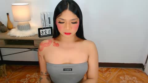 Snapshot of ava_lux chatting on 09.27.25 Ava online show from 09.27.25