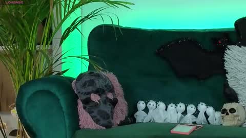 AveryWillow online show from 10.27.25