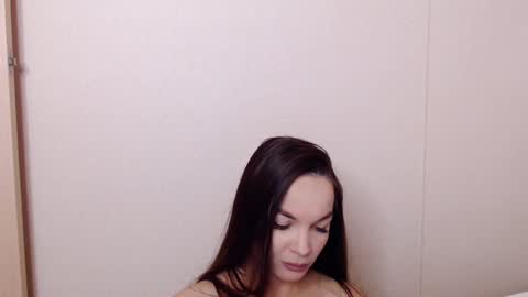 Snapshot of avrora_lew_ chatting on 02.16.25 Avrora Inst online show from 02.16.25