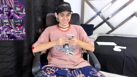 Snapshot of axel_cifer chatting on 02.04.25 Axel cifer online show from 02.04.25