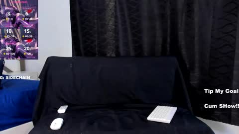 Snapshot of axel_cifer chatting on 03.10.25 Axel cifer online show from 03.10.25