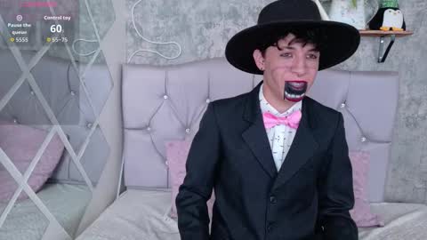 Snapshot of axel_evanss chatting on 10.21.25 Axel Evanss online show from 10.21.25