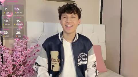 Snapshot of axel_evanss chatting on 10.23.25 Axel Evanss online show from 10.23.25