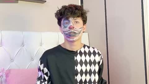 Snapshot of axel_evanss chatting on 10.30.25 Axel Evanss online show from 10.30.25