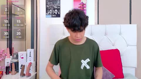 Snapshot of axel_evanss chatting on 11.21.25 Axel Evanss online show from 11.21.25