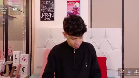 Snapshot of axel_evanss chatting on 12.01.25 Axel Evanss online show from 12.01.25