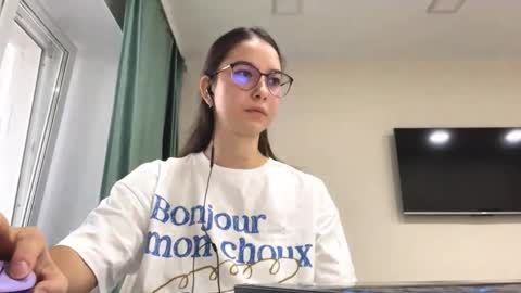 Snapshot of ayakoslotemaker chatting on 10.27.25 Allison online show from 10.27.25