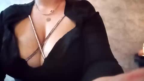 Snapshot of ayannalexy chatting on 11.30.25 Ayanna online show from 11.30.25