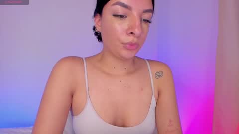 Snapshot of aylinnzambrano_ chatting on 02.22.25 Aylin online show from 02.22.25