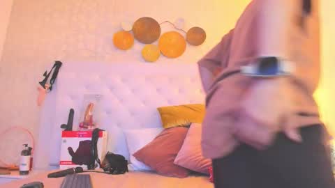 Anny online show from 10.27.25