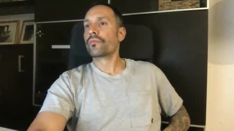 Snapshot of babakeror chatting on 11.03.25 BKR online show from 11.03.25