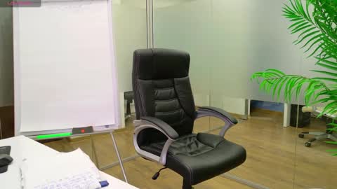 Olivia and Lexi online show from 02.14.25