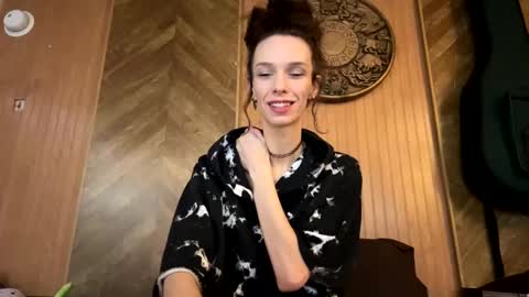 Snapshot of babiifern chatting on 03.10.25 Fern Browning online show from 03.10.25