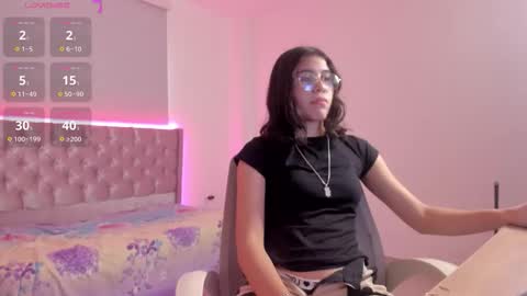 Snapshot of baby_glow01 chatting on 10.11.25 baby_glow01 online show from 10.11.25